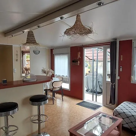 Holiday home Mobil-home Chez Fabrice Et Laure Hyeres